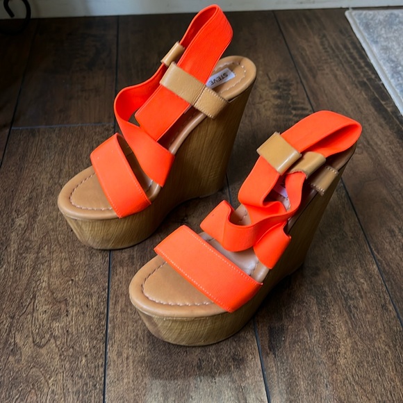Steve Madden Wedges - Picture 1 of 4